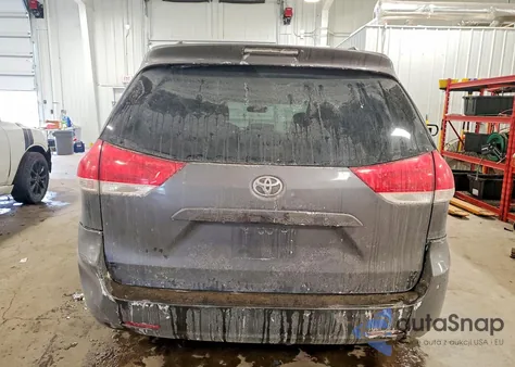 2012 Toyota Sienna Xle z USA, uszkodzony, nr VIN 5TDYK3DC7CS274798